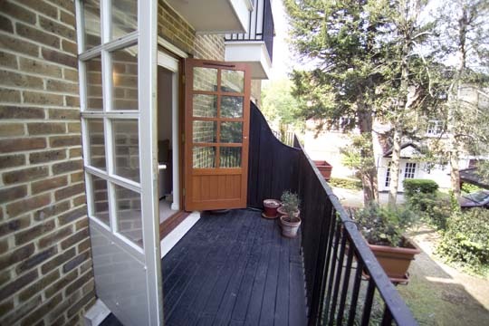 house or flat for sale or rent in south west London